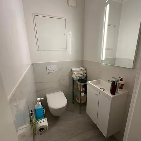 Moderne Designerwohnung Mit Whirlpool *