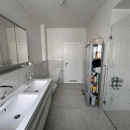 Lägenhet Moderne Designerwohnung Mit Whirlpool